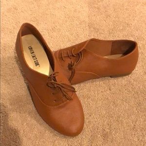 Brown dress shoes